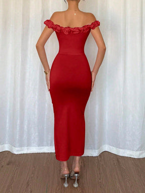 Vestido Longo Ombro a Ombro Com Pérolas e Flores