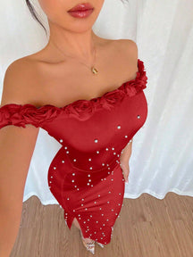 Vestido Longo Ombro a Ombro Com Pérolas e Flores