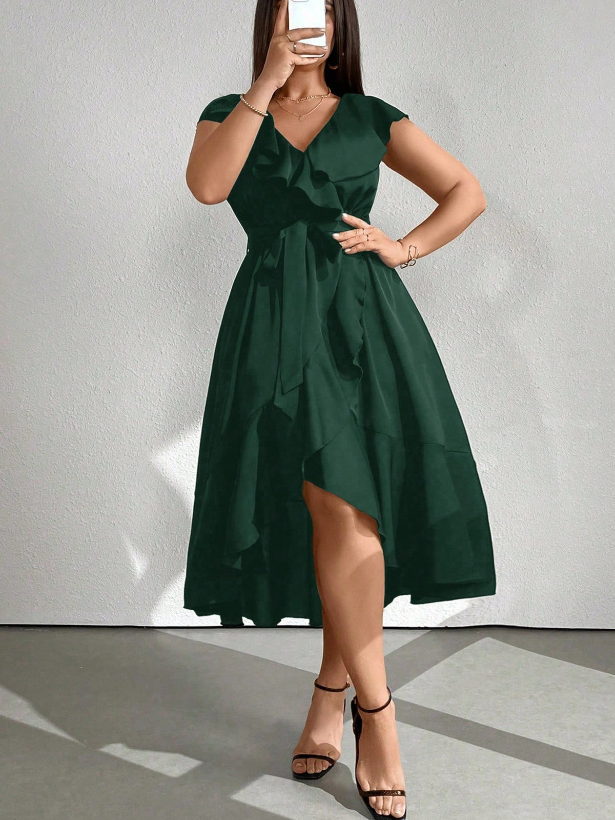Vestido Midi Envelope Assimétrico Com Faixa
