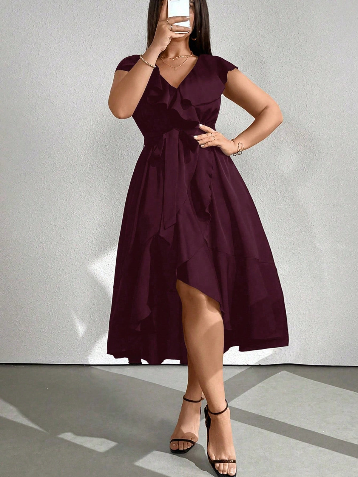 Vestido Midi Envelope Assimétrico Com Faixa