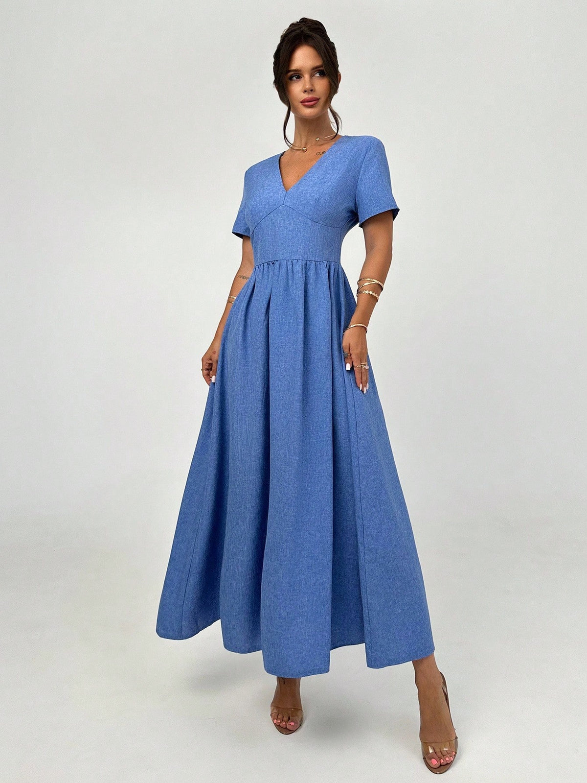 Vestido Longo Evasê Decote V Com Cintura Marcada