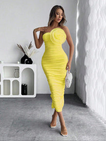 Vestido Elegante Justo Longo Com Detalhe Floral Estruturado
