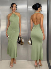 Vestido Midi Elegante Justo Com Decote Halter Torcido