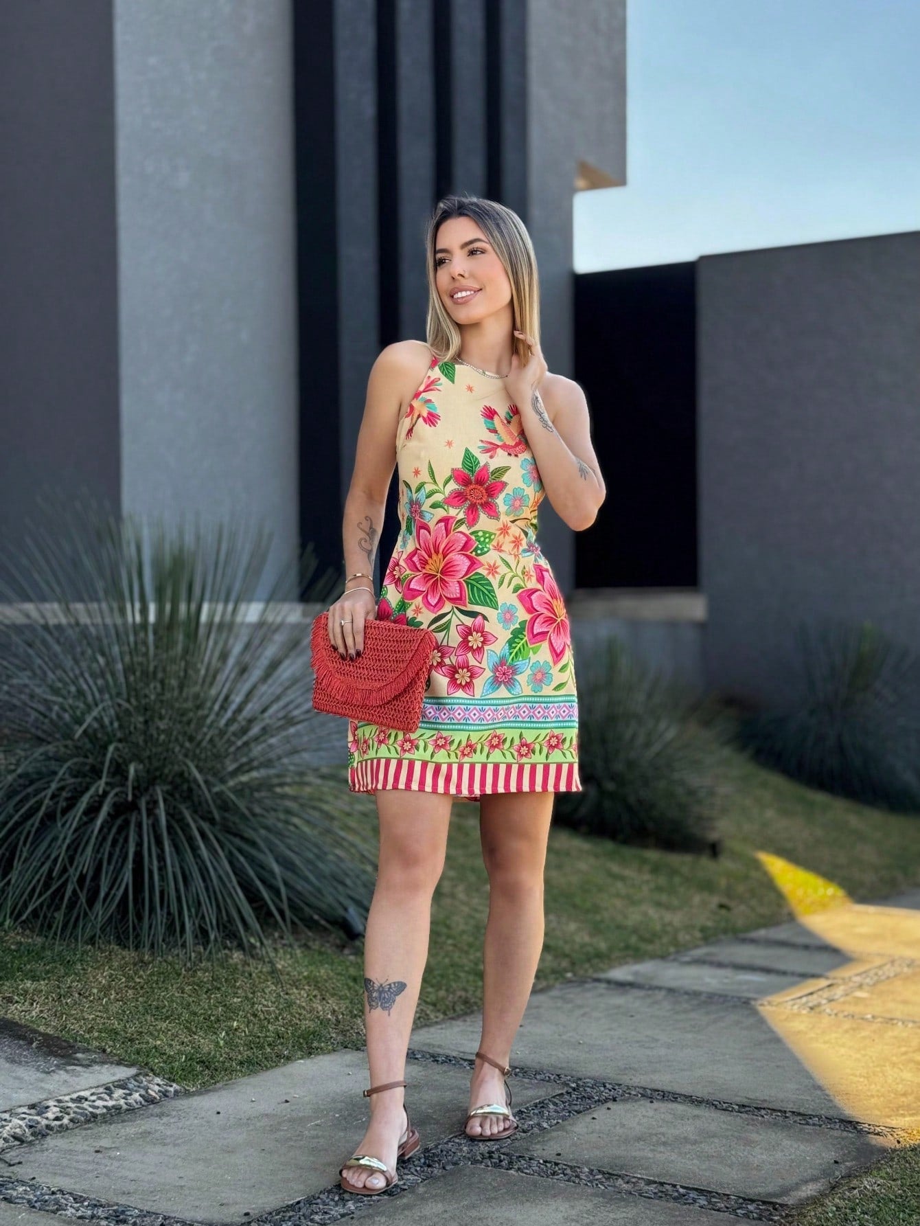 Vestido Curto Evasê Estampado Floral Com Alças Finas