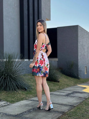 Vestido Curto Evasê Estampado Floral Com Alças Finas