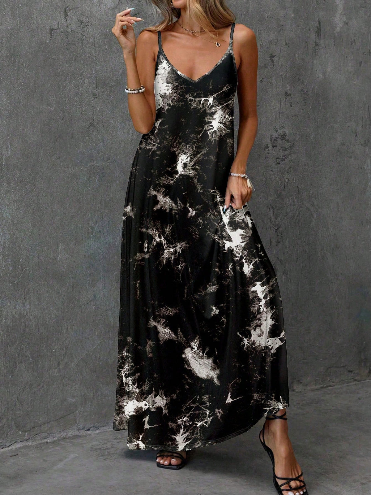 Vestido Longo Estampado Alças Finas Estilo Casual