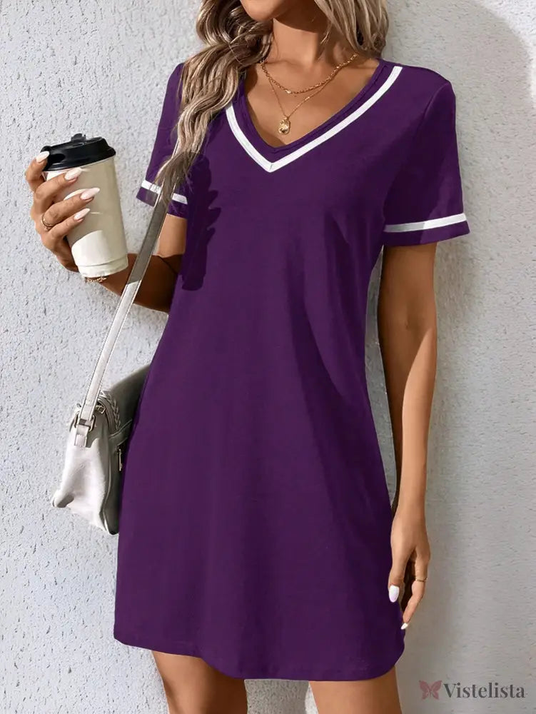Vestido Curto Casual Decote V Com Detalhe Esportivo Púrpura / PP Vestido Curto Casual Decote V Com Detalhe Esportivo