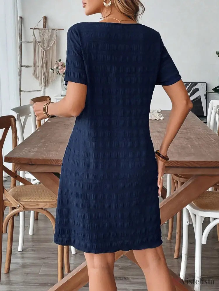 Vestido Curto Casual Texturizado Com Bolsos Vestido Curto Casual Texturizado Com Bolsos
