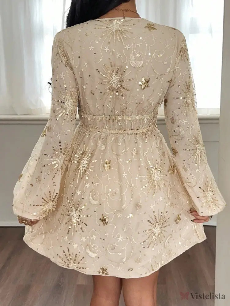 Vestido Curto Decote V Com Manga Longa E Bordado Brilhante Vestido Curto Decote V Com Manga Longa E Bordado Brilhante