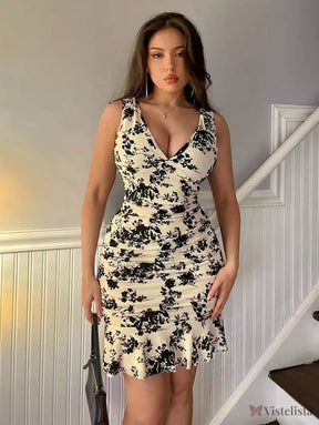 Vestido Curto Justo Em Tule Bordado Floral Com Decote V Vestido Curto Justo Em Tule Bordado Floral Com Decote V