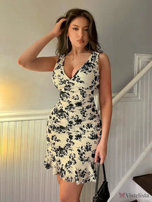 Vestido Curto Justo Em Tule Bordado Floral Com Decote V Branco / PP Vestido Curto Justo Em Tule Bordado Floral Com