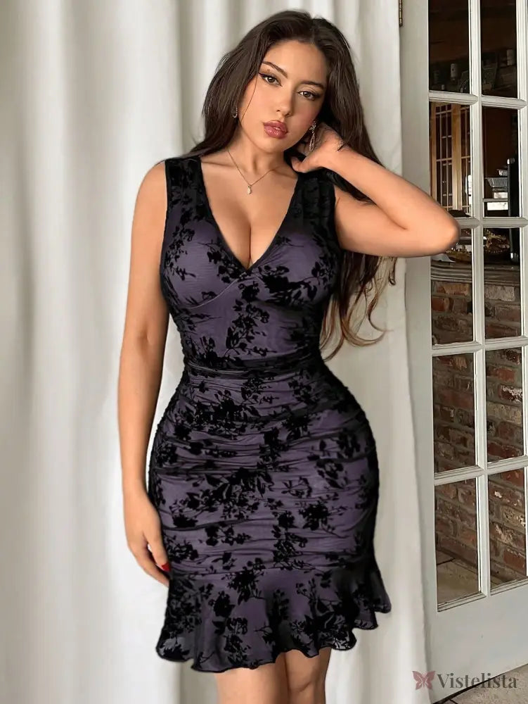 Vestido Curto Justo Em Tule Bordado Floral Com Decote V Roxo / PP Vestido Curto Justo Em Tule Bordado Floral Com Decote