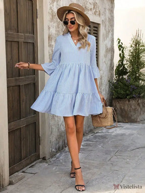 Vestido Curto Listrado Azul Com Manga 3/4 E Babados Vestido Curto Listrado Azul Com Manga 3/4 E Babados
