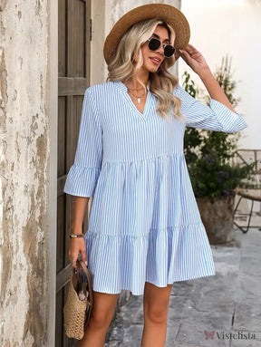 Vestido Curto Listrado Azul Com Manga 3/4 E Babados Vestido Curto Listrado Azul Com Manga 3/4 E Babados