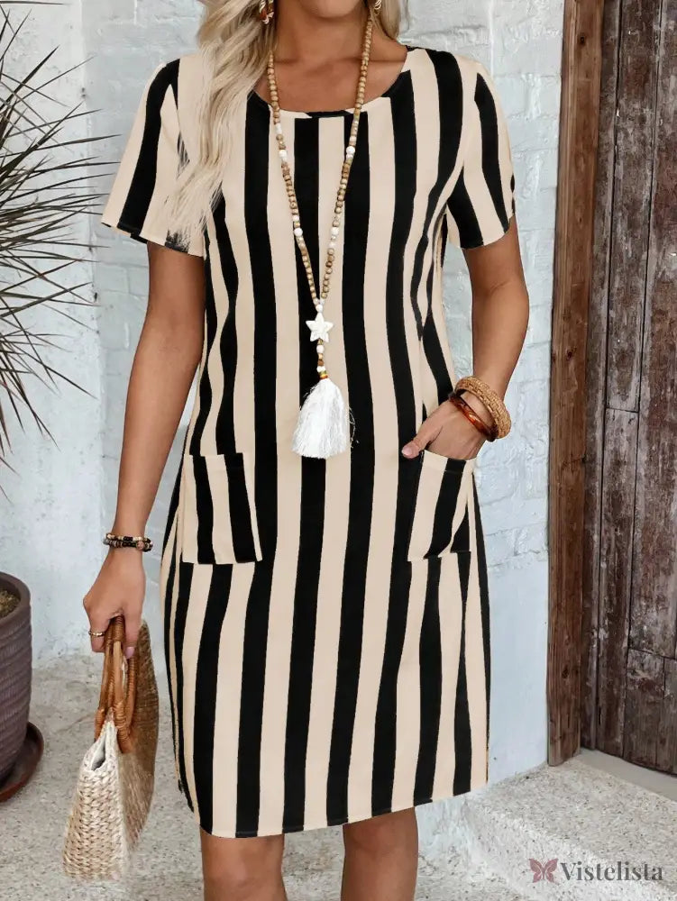 Vestido Curto Listrado Com Bolsos Frontais Cáqui / PP Vestido Curto Listrado Com Bolsos Frontais