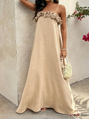 Vestido Longo De Alças Com Detalhe Floral No Decote Vestido Longo De Alças Com Detalhe Floral No Decote