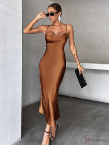 Vestido Longo De Cetim Minimalista Com Alças Finas Castanho / PP Vestido Longo De Cetim Minimalista Com Alças Finas
