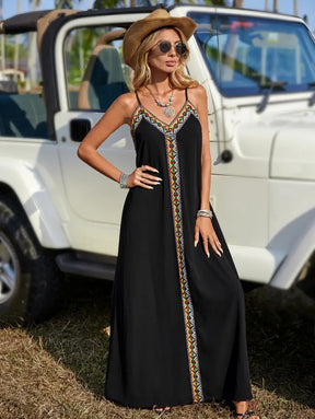 Vestido Longo Preto Com Alças Finas E Detalhe Étnico Frontal Vestido Longo Preto Com Alças Finas E Detalhe Étnico