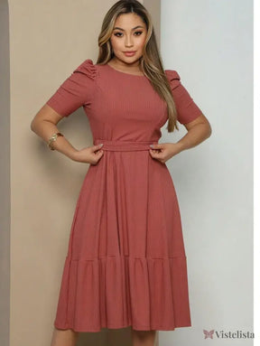 Vestido Midi Evasê Elegante Com Cinto E Babado Na Barra Vestido Midi Evasê Elegante Com Cinto E Babado Na Barra
