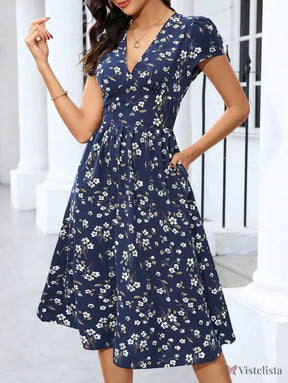 Vestido Midi Floral Com Decote V E Bolsos Laterais Azul-marinho / PP Vestido Midi Floral Com Decote V E Bolsos Laterais